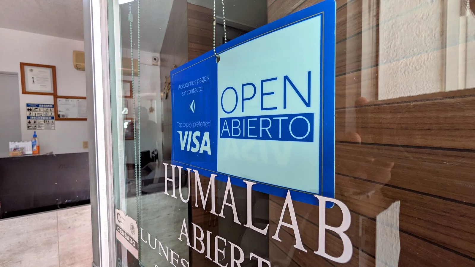Entrada de Humalab: laboratorio abierto en Guadalajara